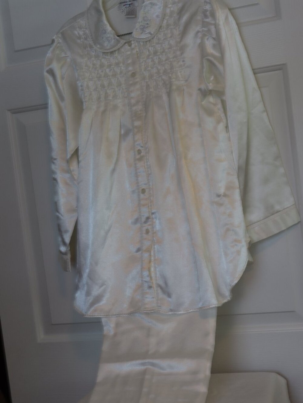 Women's Size PS Ivory 2-Pc. Pajama Set by Amanda Stewart NWOT Smocked Bodice